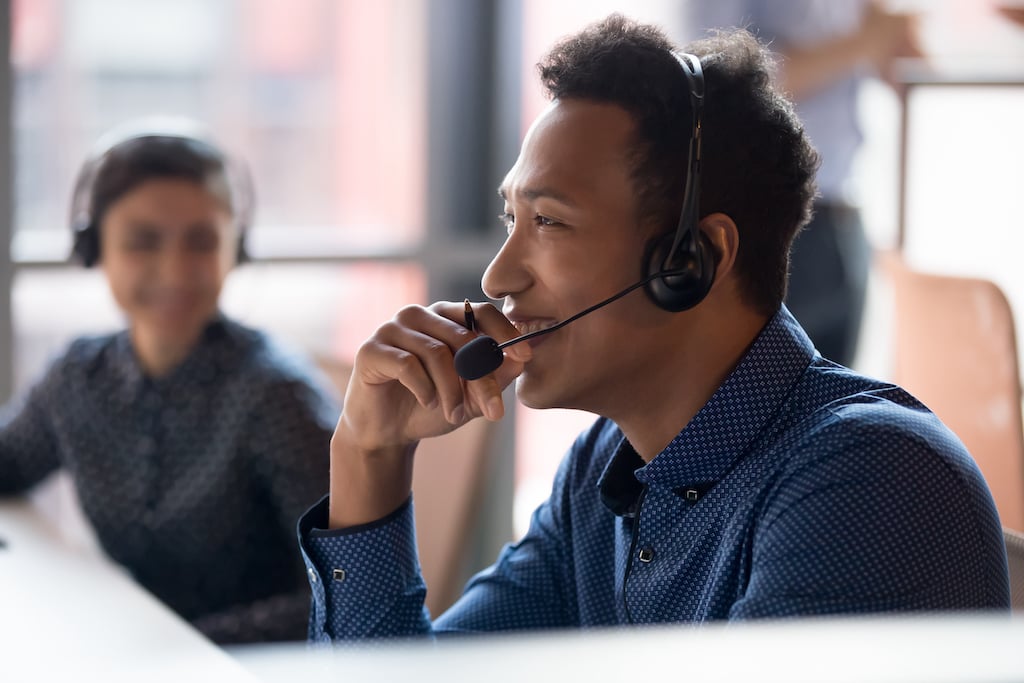 Contact center agent chatting with a customer